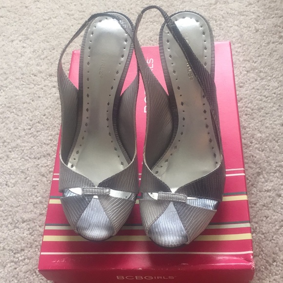 BCBGirls silver lizard platform heels in 7.5 - Picture 2 of 8